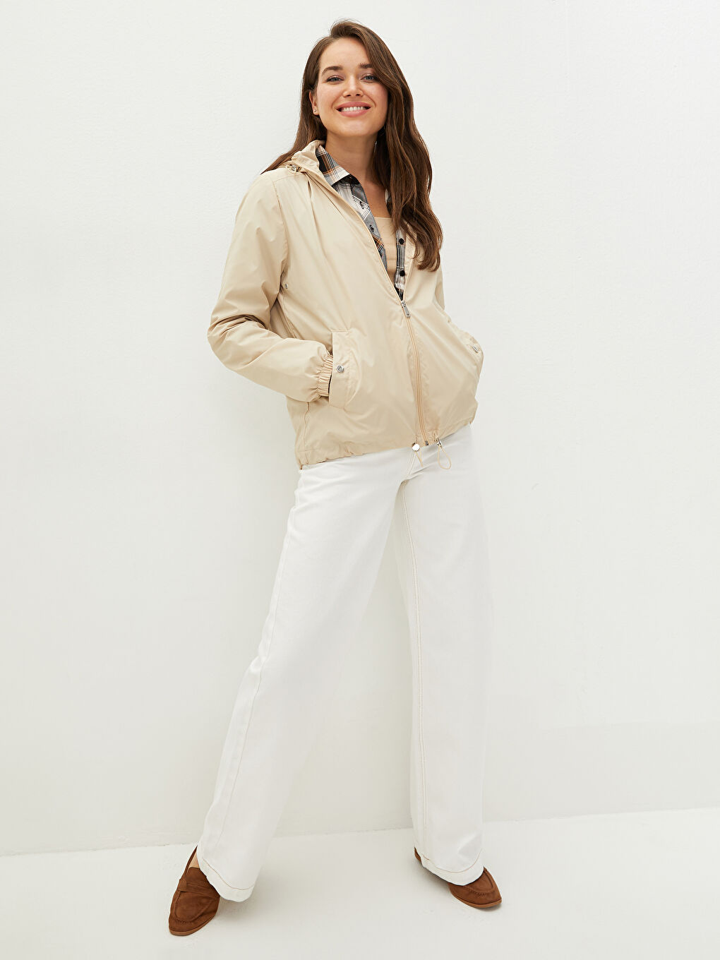 LCWAIKIKI Classic Hooded Straight Long Sleeve Pocket Detailed Women's Raincoat -W1BV94Z8-RRT