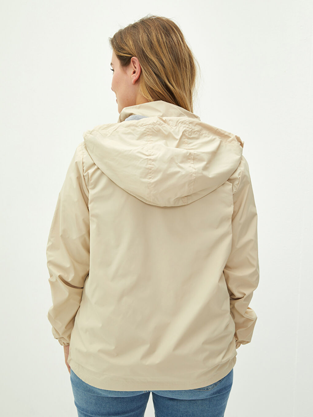 LCWAIKIKI Classic Hooded Straight Long Sleeve Pocket Detailed Women's Raincoat -W1BV94Z8-RRT