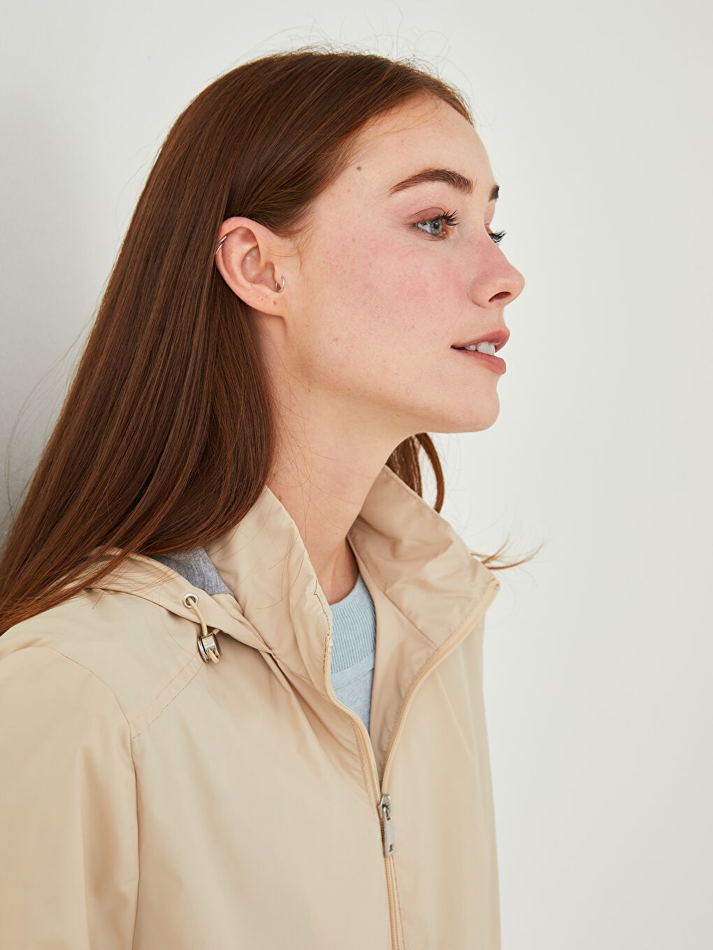 LCWAIKIKI Classic Hooded Straight Long Sleeve Pocket Detailed Women's Raincoat -W1BV94Z8-RRT