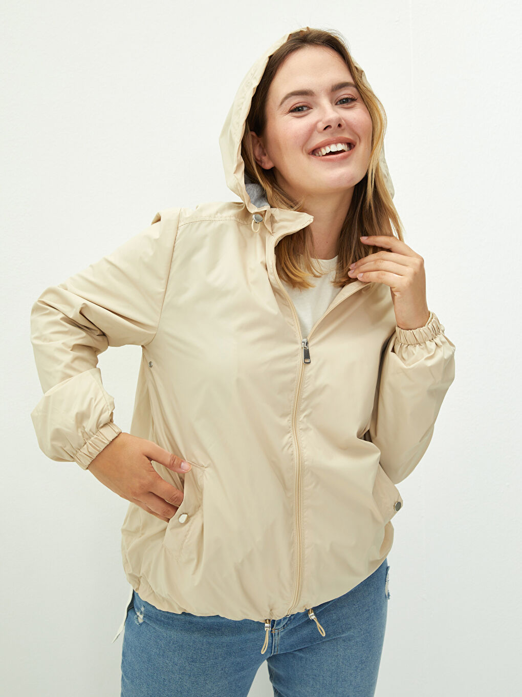LCWAIKIKI Classic Hooded Straight Long Sleeve Pocket Detailed Women's Raincoat -W1BV94Z8-RRT