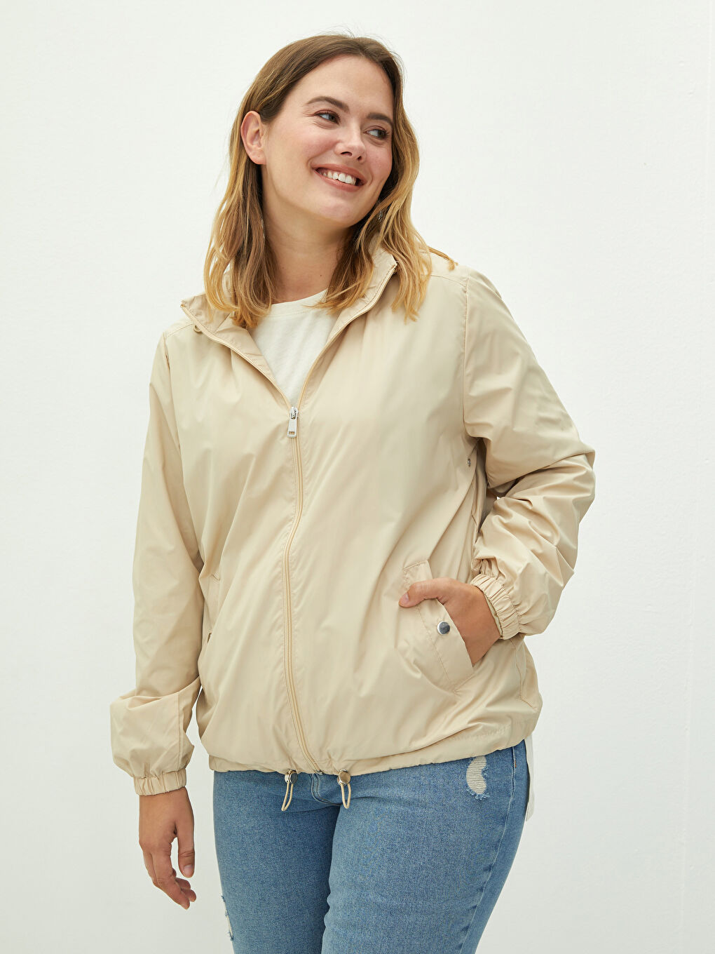 LCWAIKIKI Classic Hooded Straight Long Sleeve Pocket Detailed Women's Raincoat -W1BV94Z8-RRT