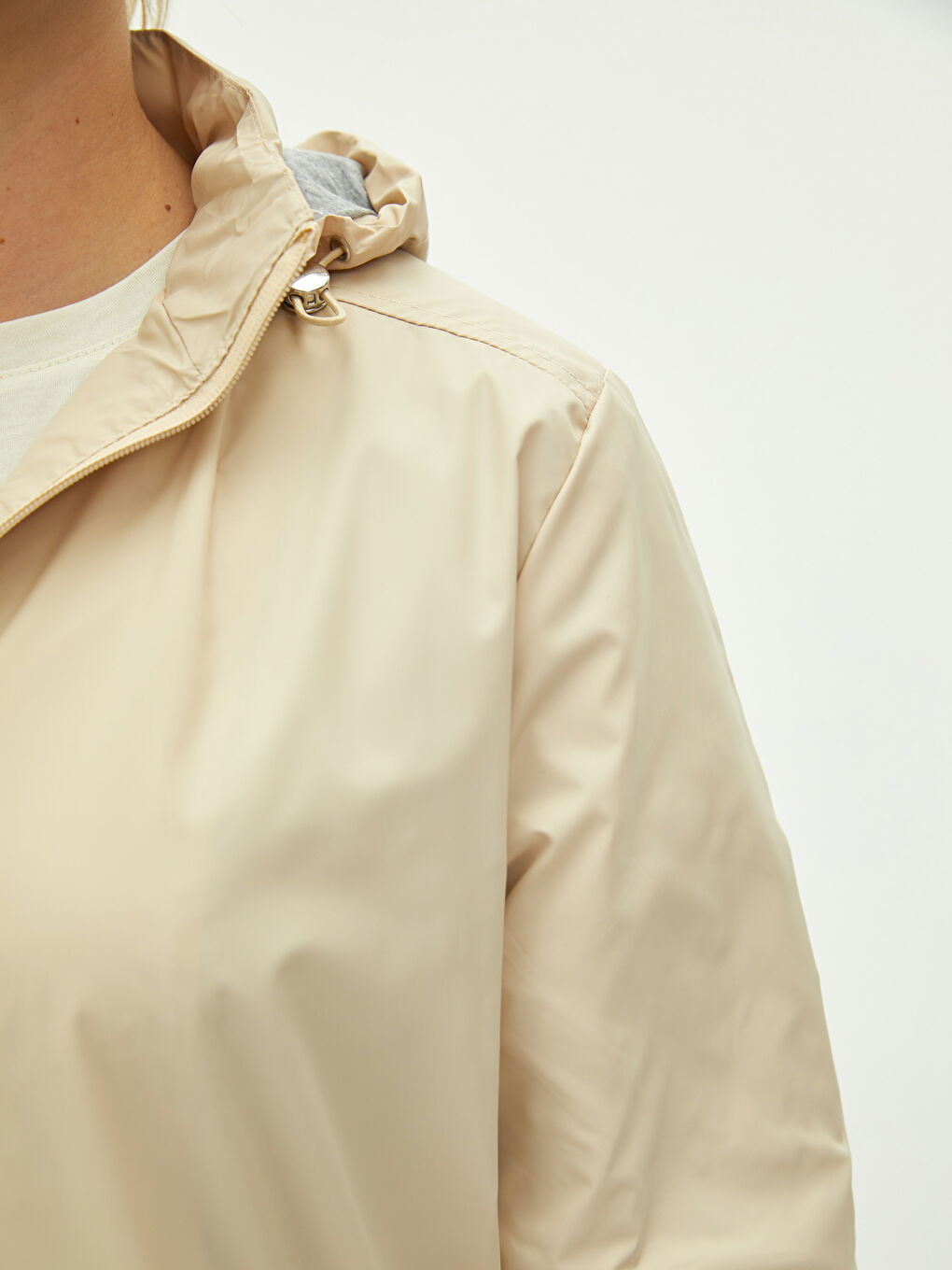 LCWAIKIKI Classic Hooded Straight Long Sleeve Pocket Detailed Women's Raincoat -W1BV94Z8-RRT