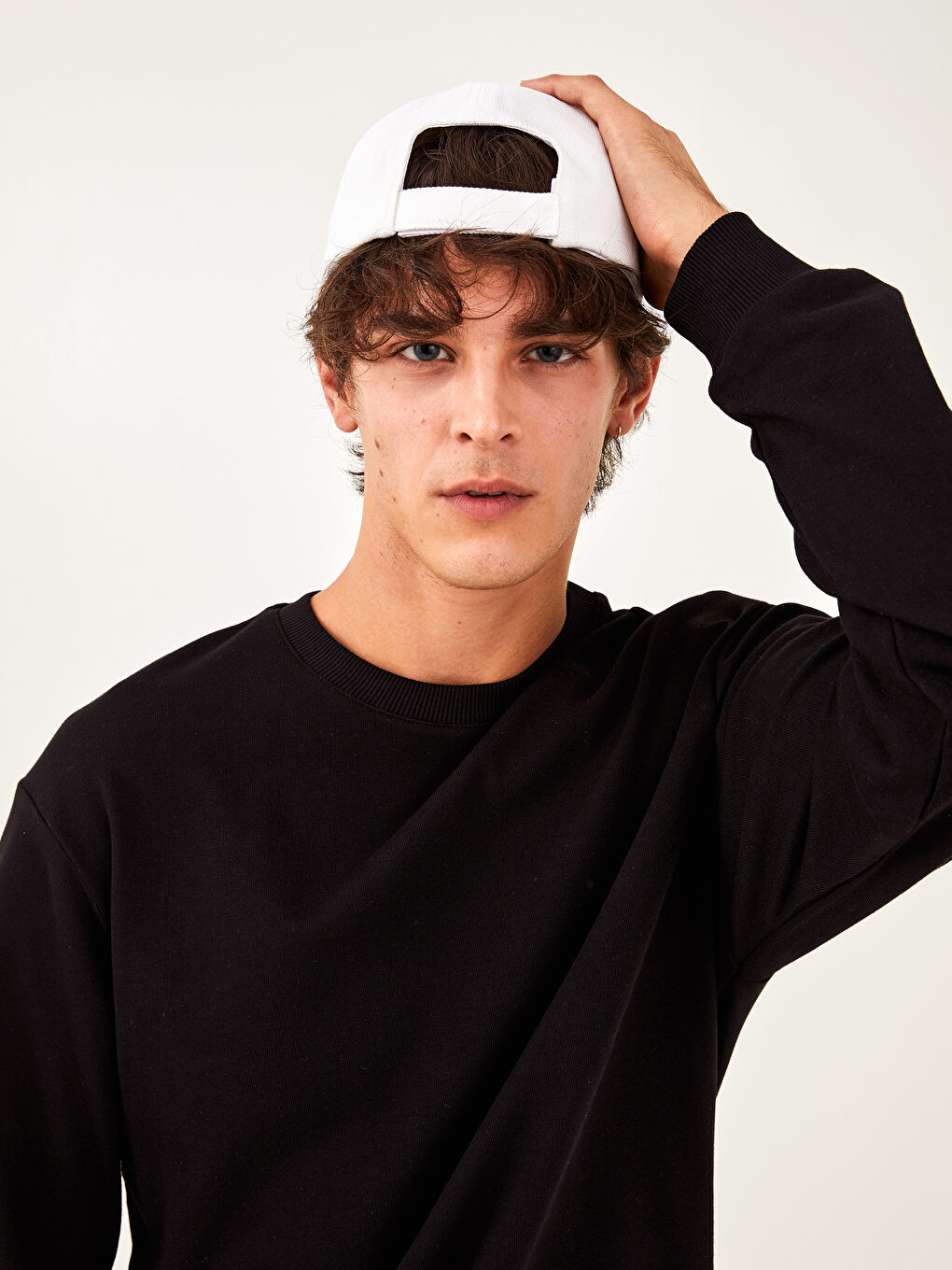 Siyah Bisiklet Yaka Uzun Kollu Erkek Sweatshirt-3