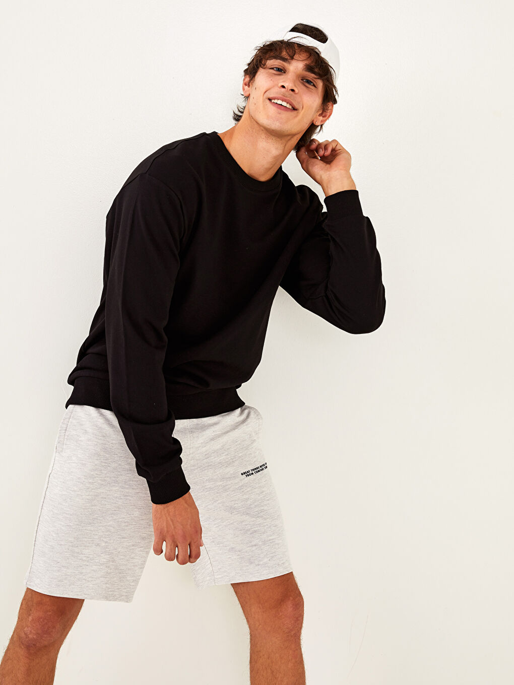 Siyah Bisiklet Yaka Uzun Kollu Erkek Sweatshirt-1