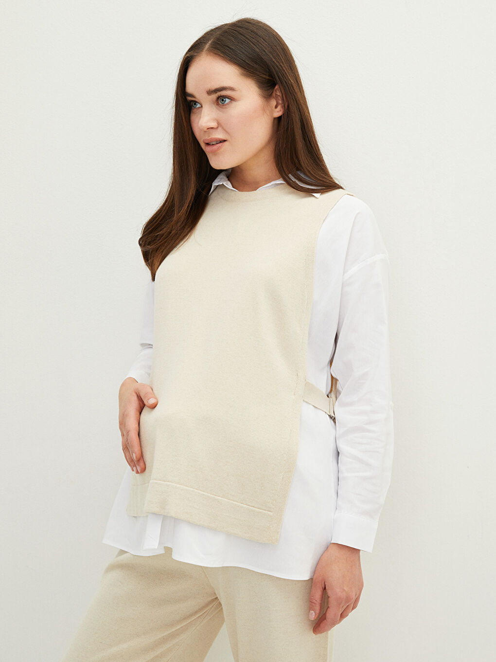 LCWAIKIKI Maternity Crew Neck Plain Maternity Knitwear Sweater Vest -W1BY55Z8-SCQ