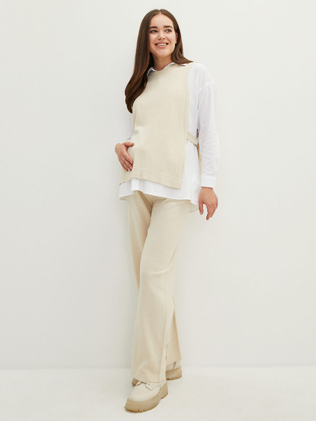 LCWAIKIKI Maternity Crew Neck Plain Maternity Knitwear Sweater Vest -W1BY55Z8-SCQ