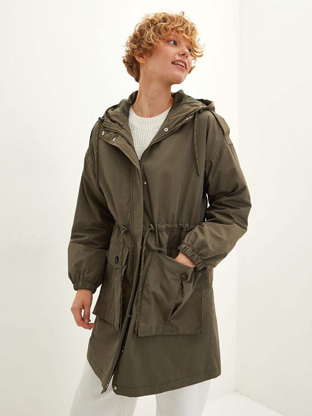 Hooded Zipper Closure Pocket Detailed Slim Women's Coat