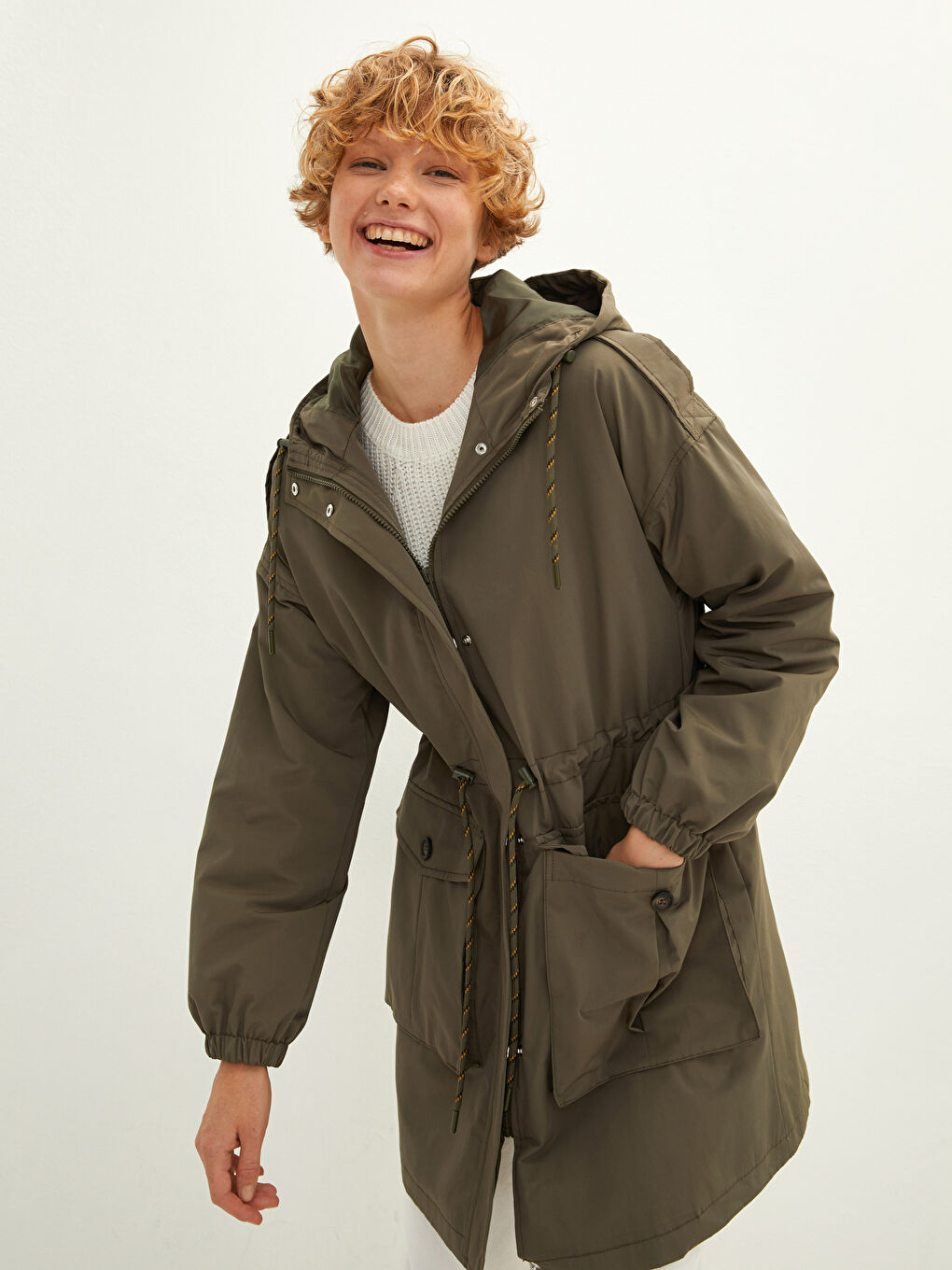 Hooded Zipper Closure Pocket Detailed Slim Women's Coat-1