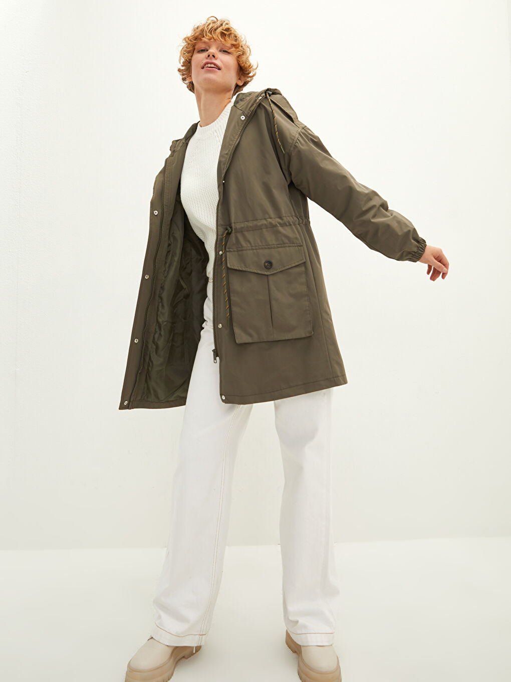 Hooded Zipper Closure Pocket Detailed Slim Women's Coat-3