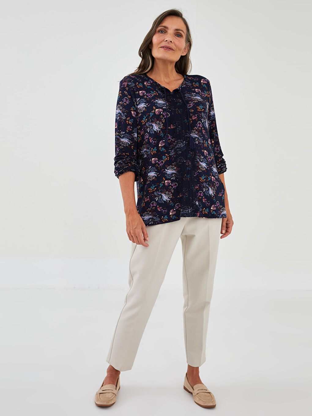 Lacivert Bağlamalı Yaka Desenli Uzun Kollu Kadın Bluz-2