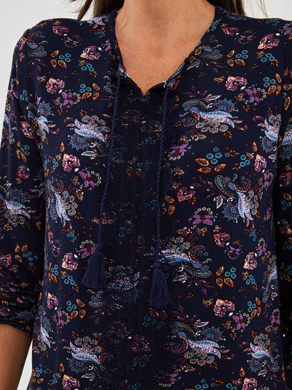 Lacivert Bağlamalı Yaka Desenli Uzun Kollu Kadın Bluz-3