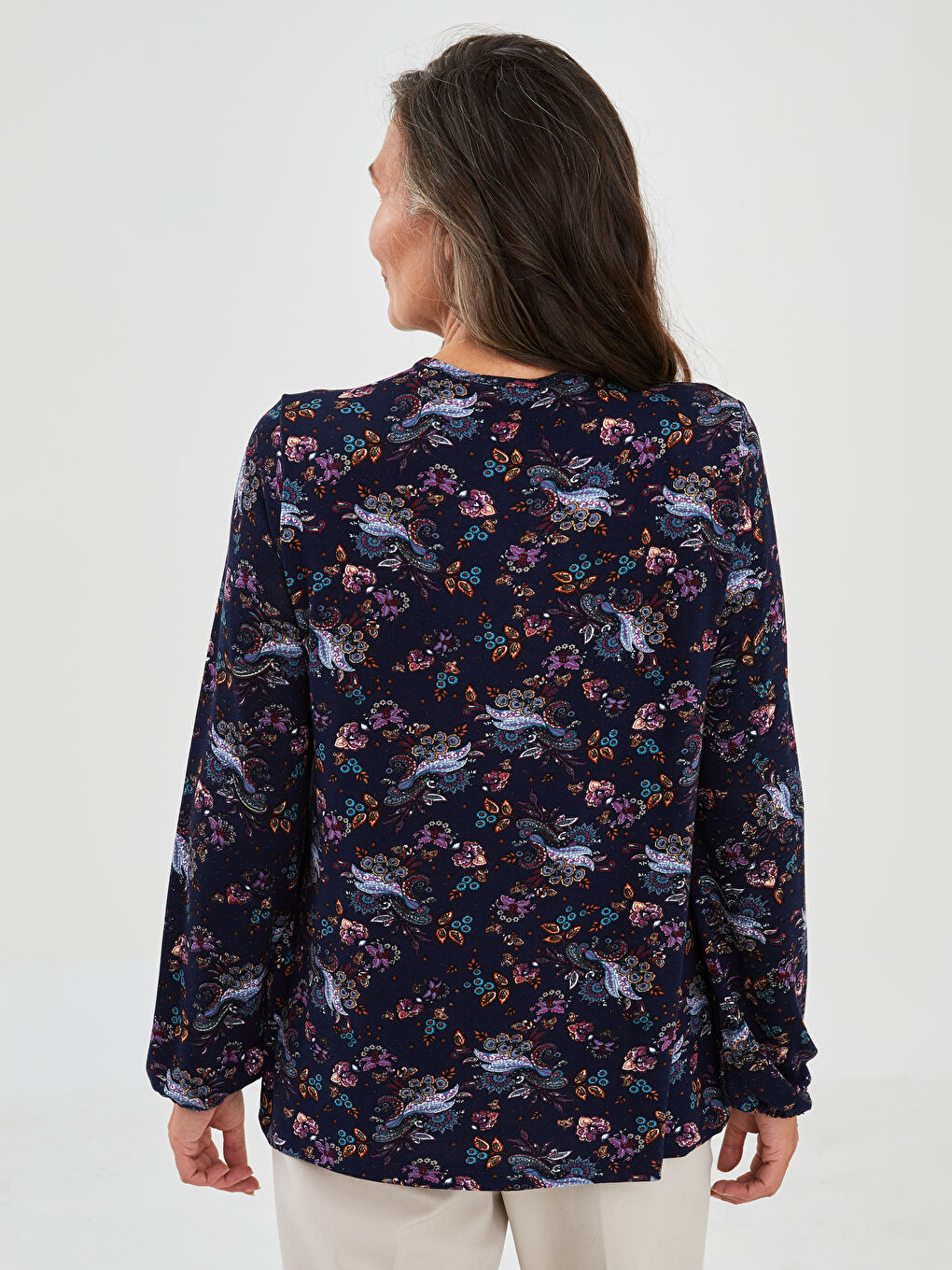 Lacivert Bağlamalı Yaka Desenli Uzun Kollu Kadın Bluz-4