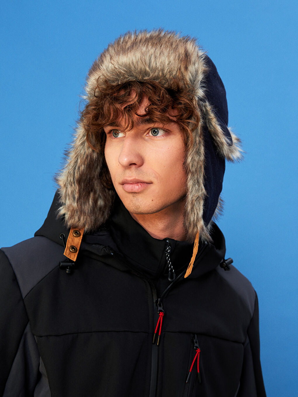 Зимна шапка за мъже с детайли от кожа-1