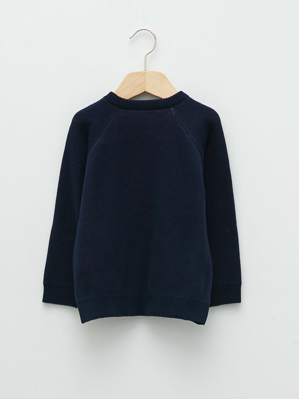 Свитер с круглым вырезом и длинным рукавом на новогоднюю тематику для малыша мальчика из трикотажа-1