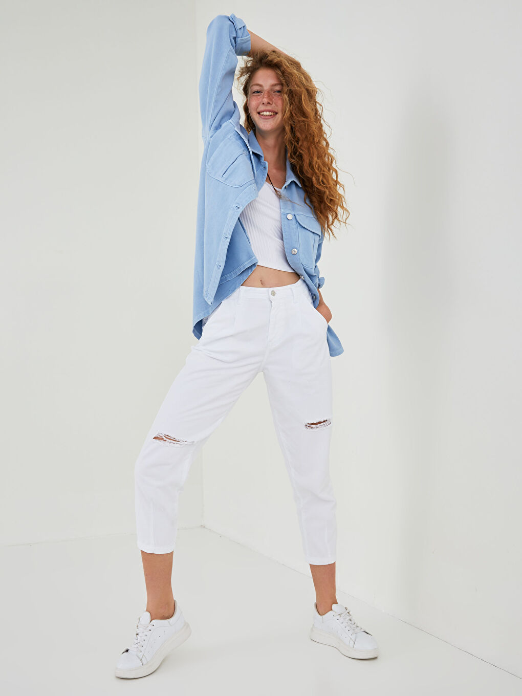 Mom Fit Jeans mit Riss-Details für Damen-4