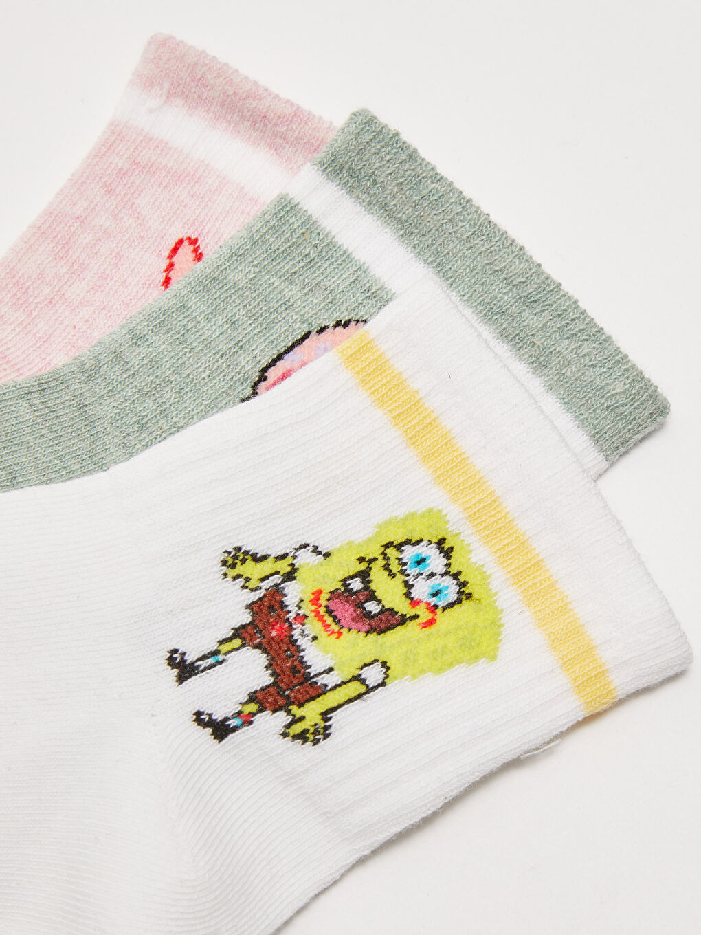 جوارب سبونج بوب مطبوعة للسيدات - عبوة من ٣ قطع-2