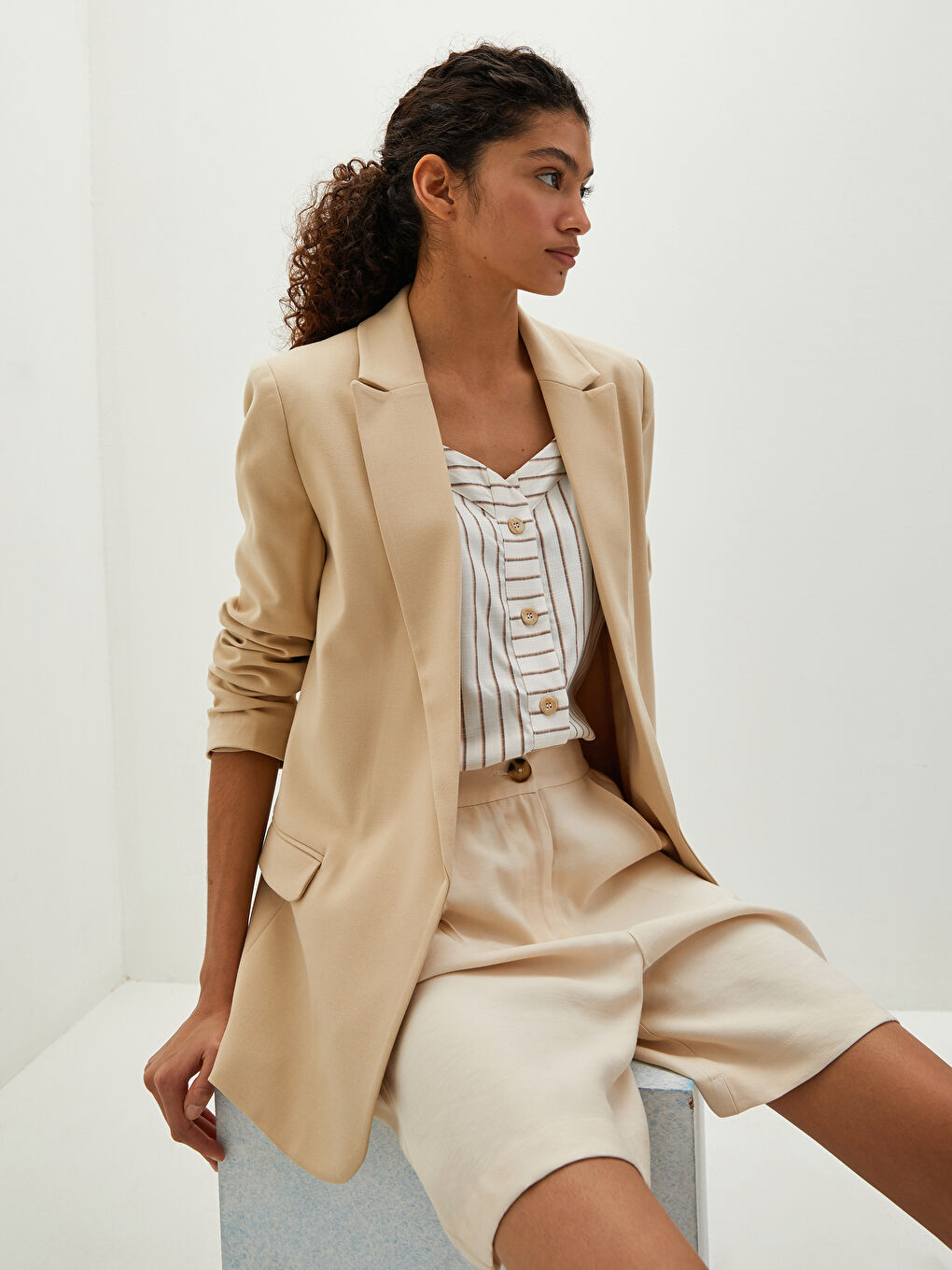 Изчистено Дамско Сако-Яке с Дълъг Ръкав-1