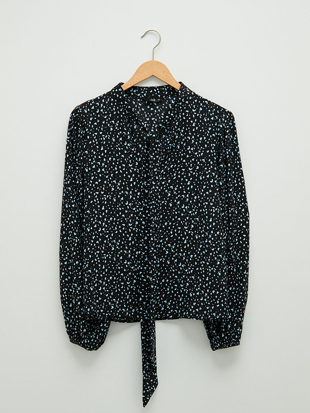 Siyah Bağlamalı Yaka Desenli Uzun Kollu Viskon Kadın Bluz-6