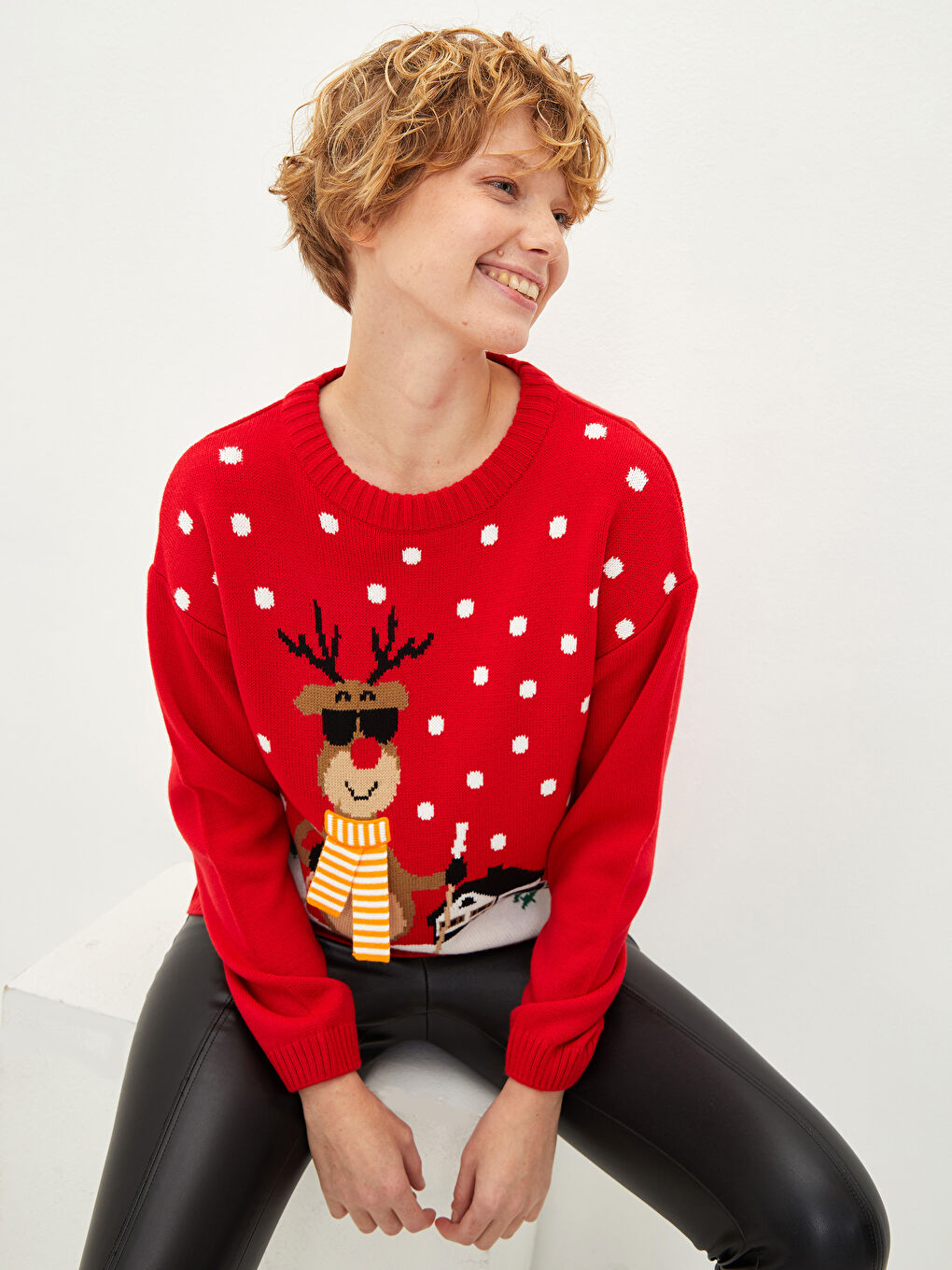 Kırmızı Bisiklet Yaka Yılbaşı Temalı Uzun Kollu Kadın Triko Kazak