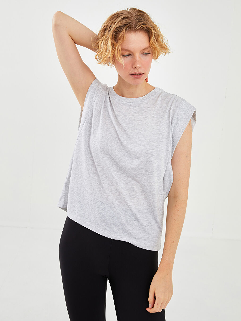 Women's Crew Neck Sleeveless Plain Sports T-Shirt-1