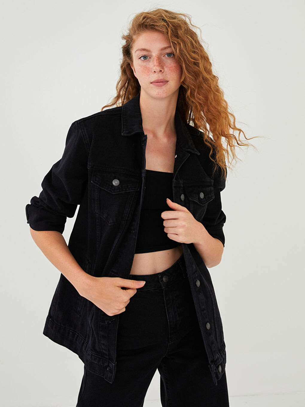 Siyah Gömlek Yaka Düz Cep Detaylı Uzun Kollu Kadın Jean Ceket-7