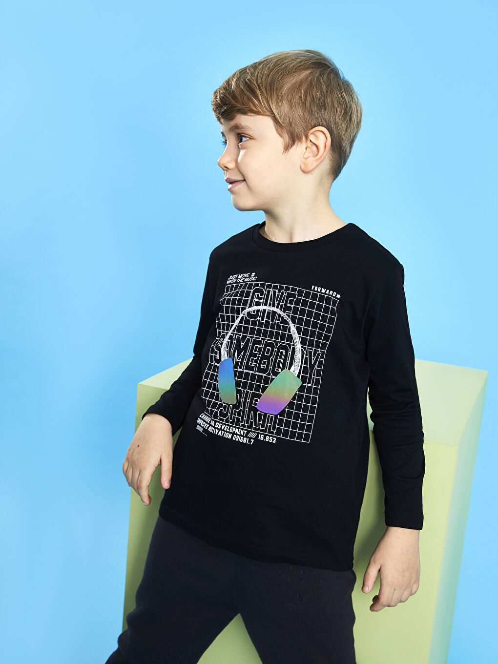 Siyah Bisiklet Yaka Uzun Kollu Baskılı Pamuklu Erkek Çocuk Tişört