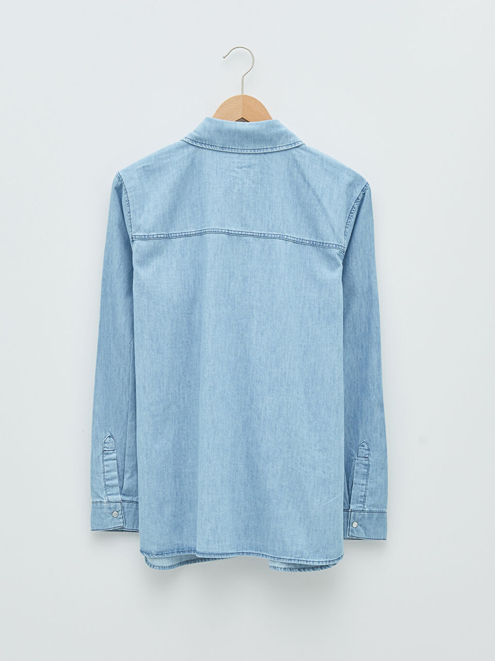 İndigo Önden Çıtçıt Kapamalı Uzun Kollu Cep Detaylı Kadın Jean Gömlek-6