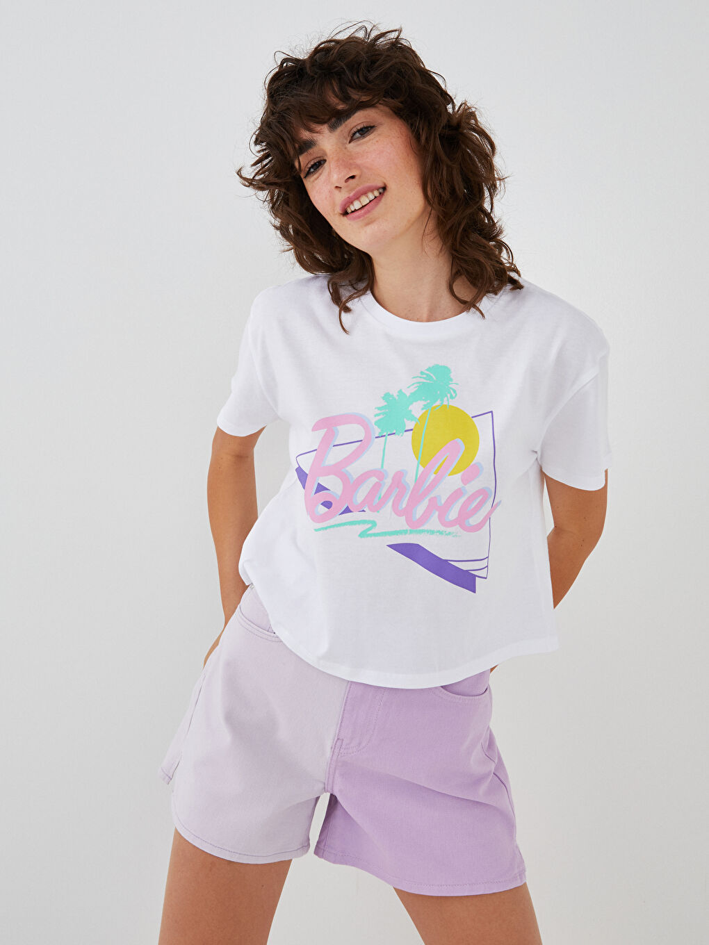 Beyaz Bisiklet Yaka Barbie Baskılı Kısa Kollu Kadın Crop-1