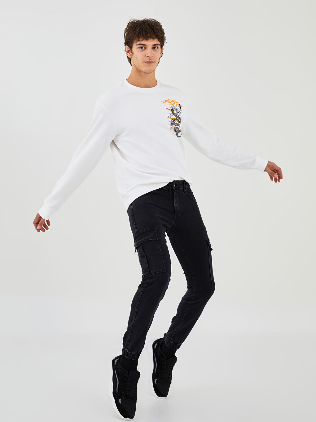 Jogger Fit Cargo Men's Jean Trousers-2