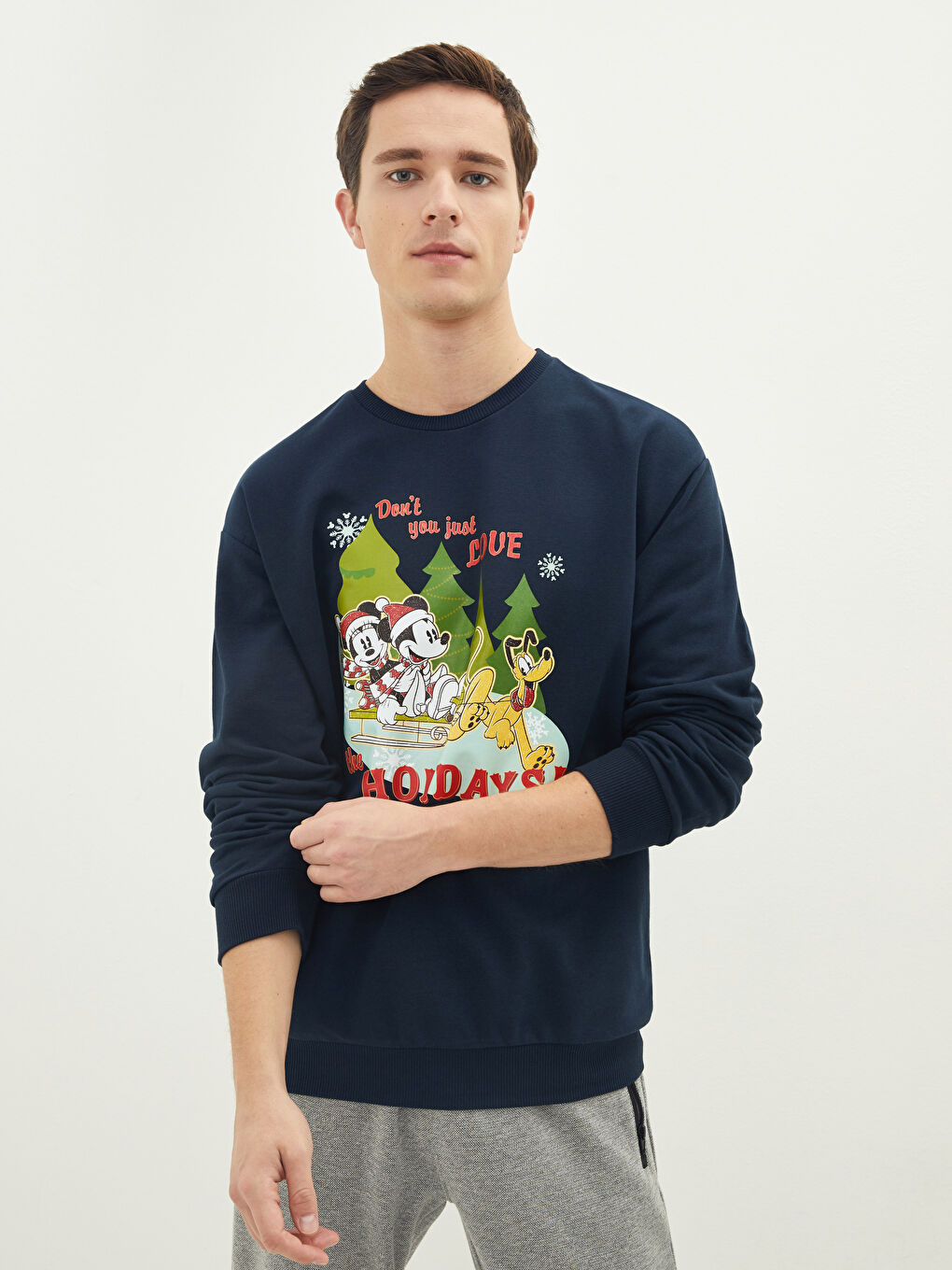 LCW Casual Lacivert Bisiklet Yaka Uzun Kollu Mickey Mouse Baskılı Erkek Sweatshirt Baba ve Oğul Kombini - 1