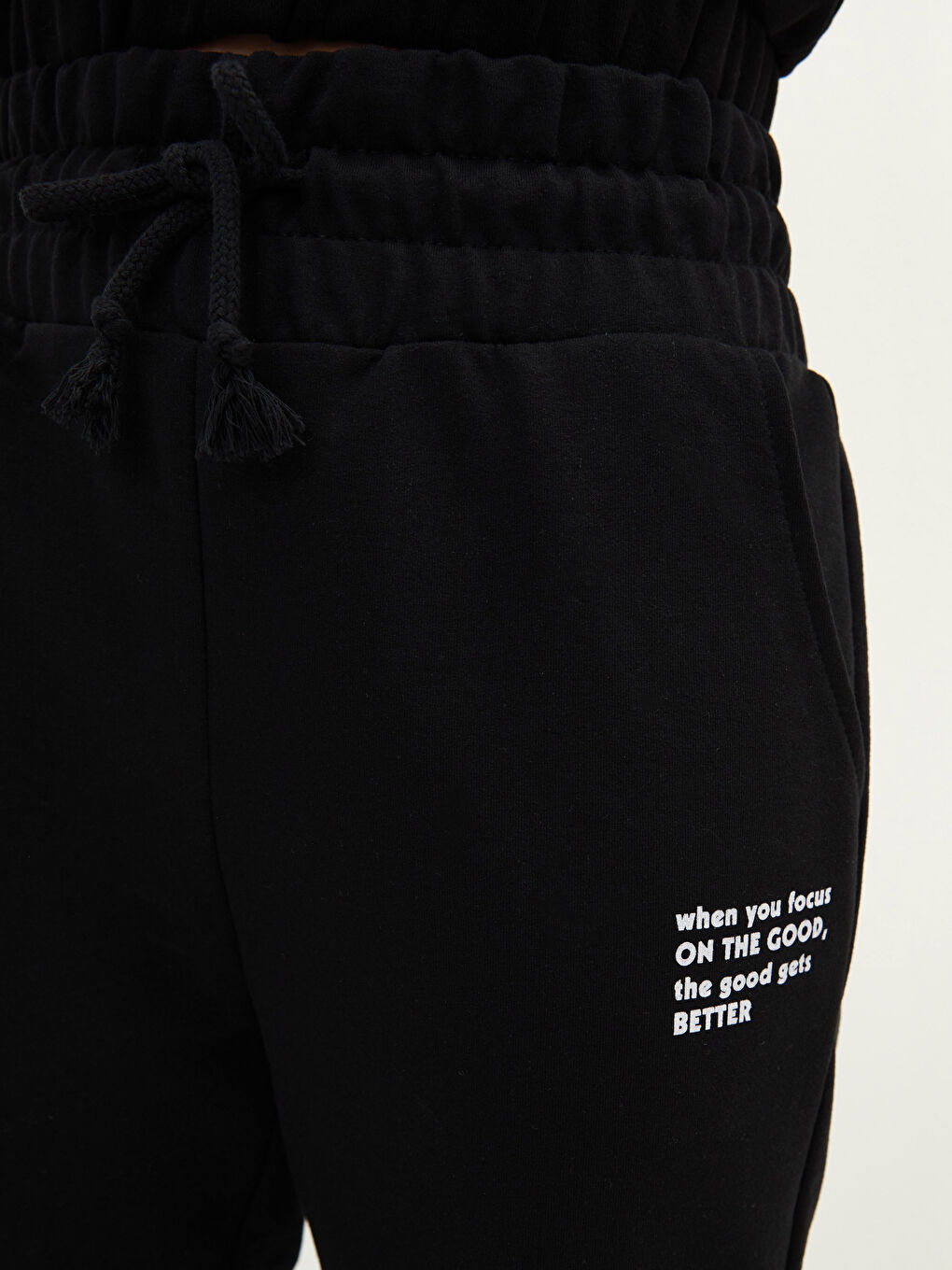 بنطلون رياضي بخصر مطاطي بتفاصيل جيب مطبوع للسيدات-3