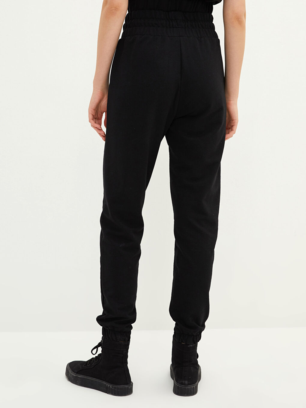 بنطلون رياضي بخصر مطاطي بتفاصيل جيب مطبوع للسيدات-4