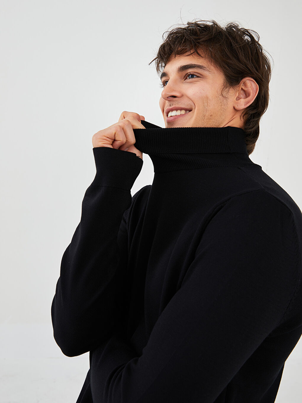 Siyah Balıkçı Yaka Uzun Kollu Erkek Triko Kazak