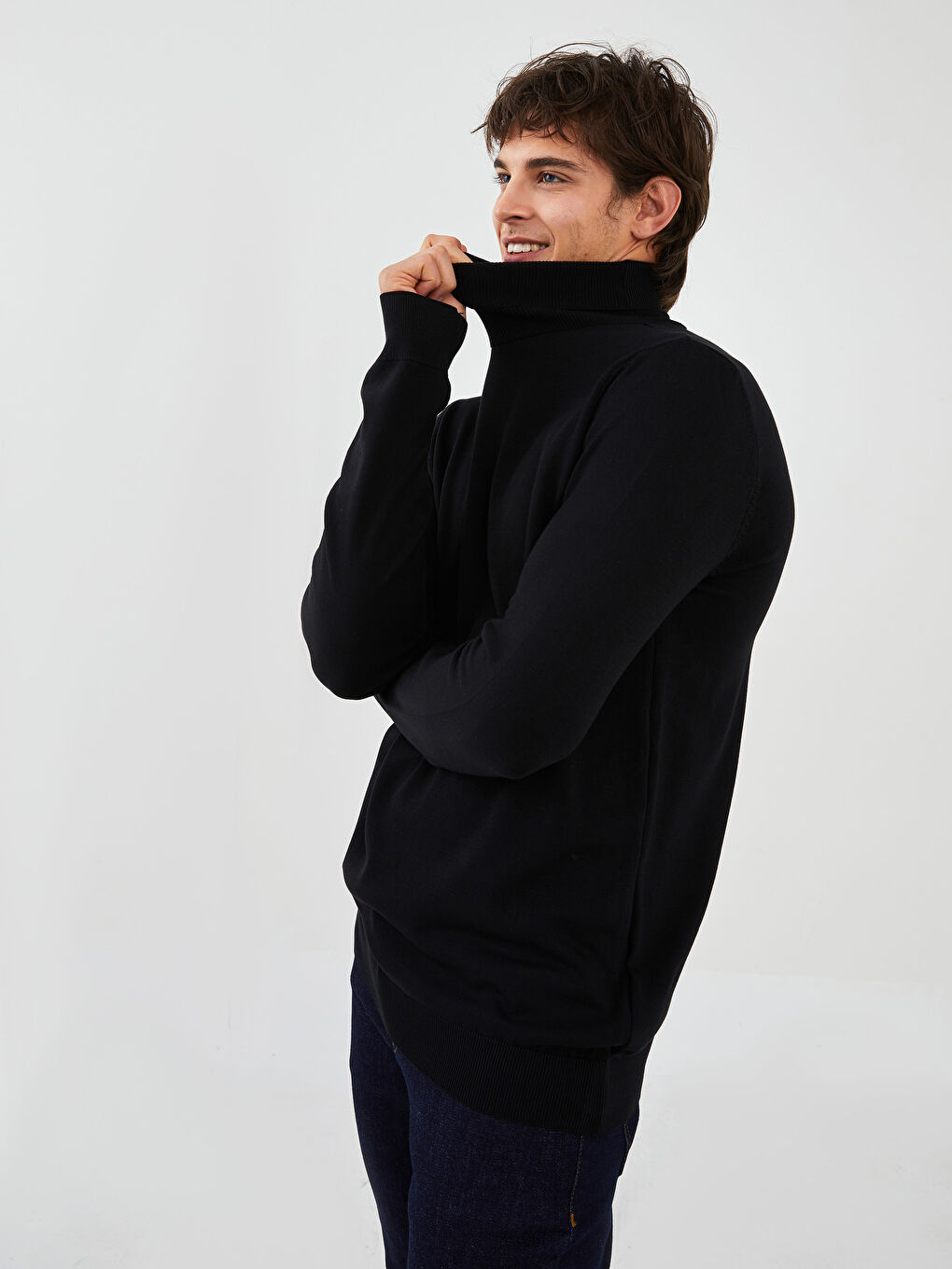 Siyah Balıkçı Yaka Uzun Kollu Erkek Triko Kazak-1