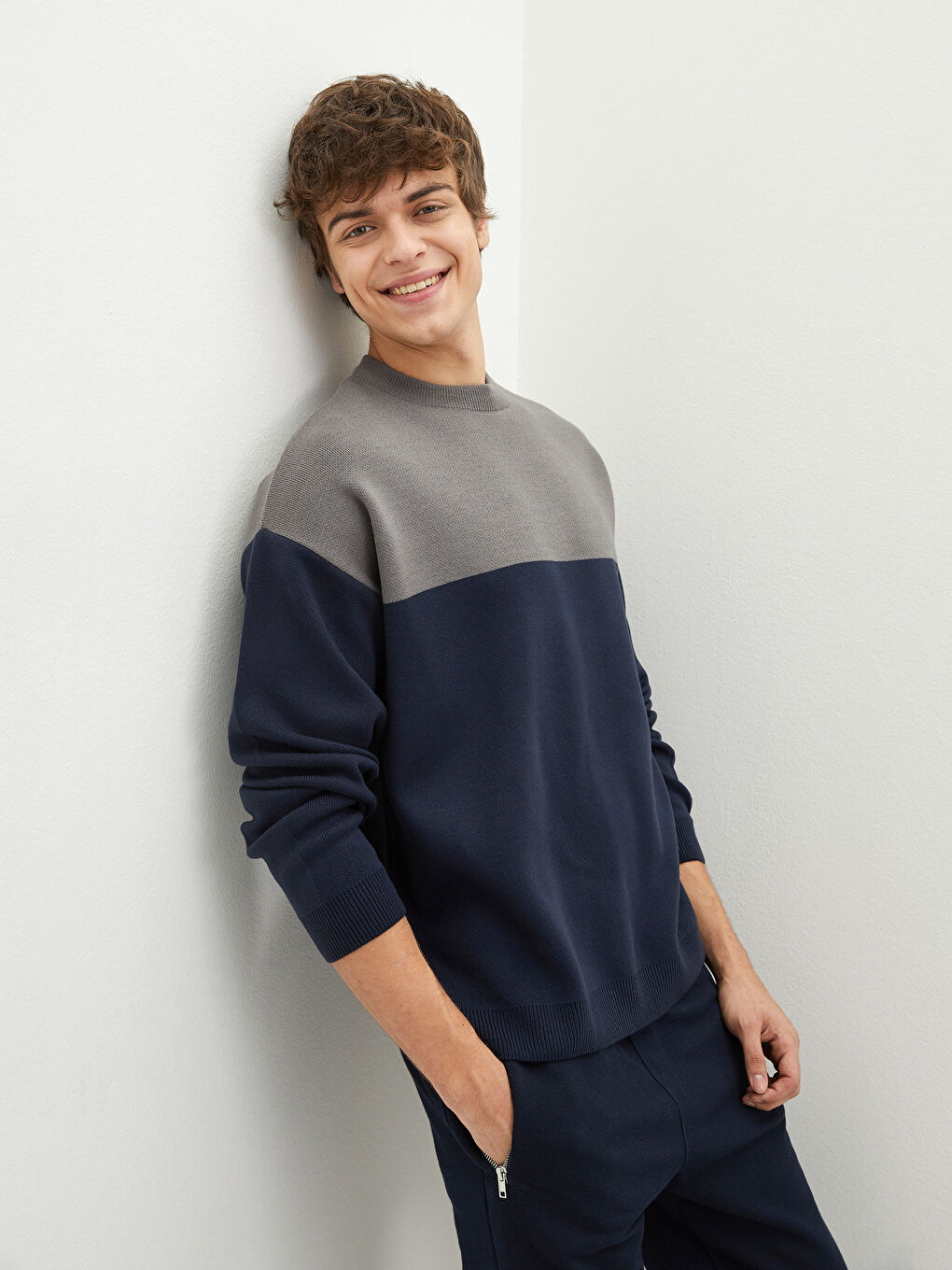 Lacivert Bisiklet Yaka Uzun Kollu Renk Bloklu Erkek Triko Kazak