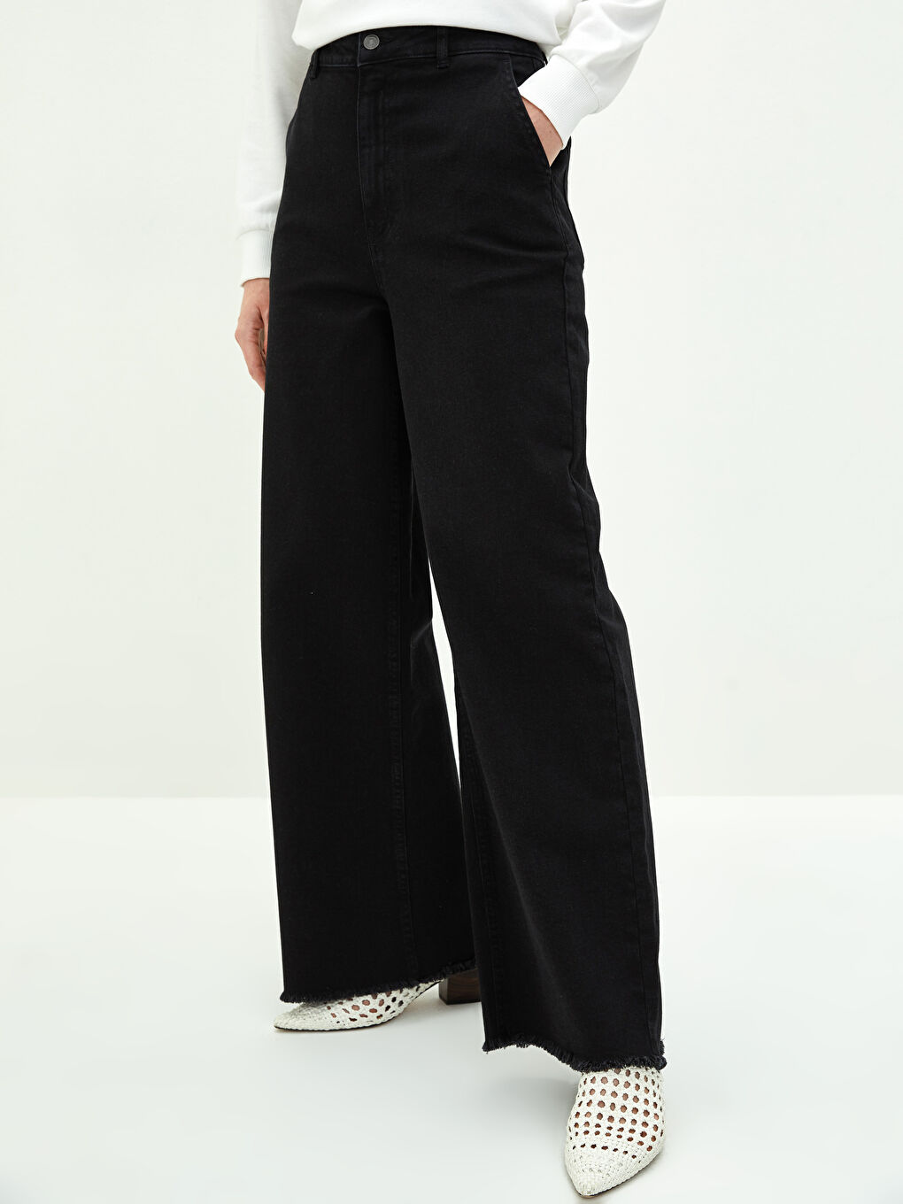 Siyah Wideleg Cep Detaylı Kadın Rodeo Jean Pantolon-2