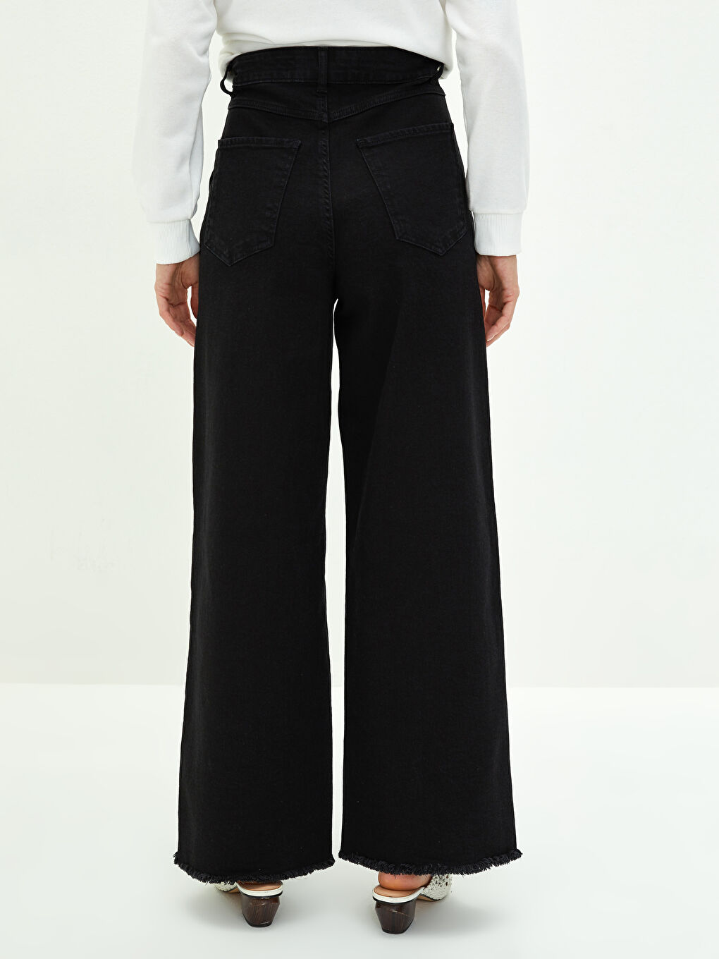 Siyah Wideleg Cep Detaylı Kadın Rodeo Jean Pantolon-3