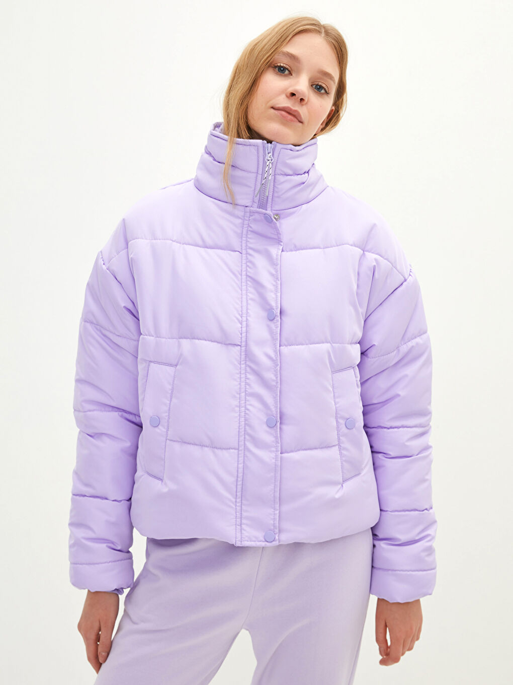 Lila Dik Yaka Düz Cep Detaylı Uzun Kollu Kalın Kadın Şişme Mont-3