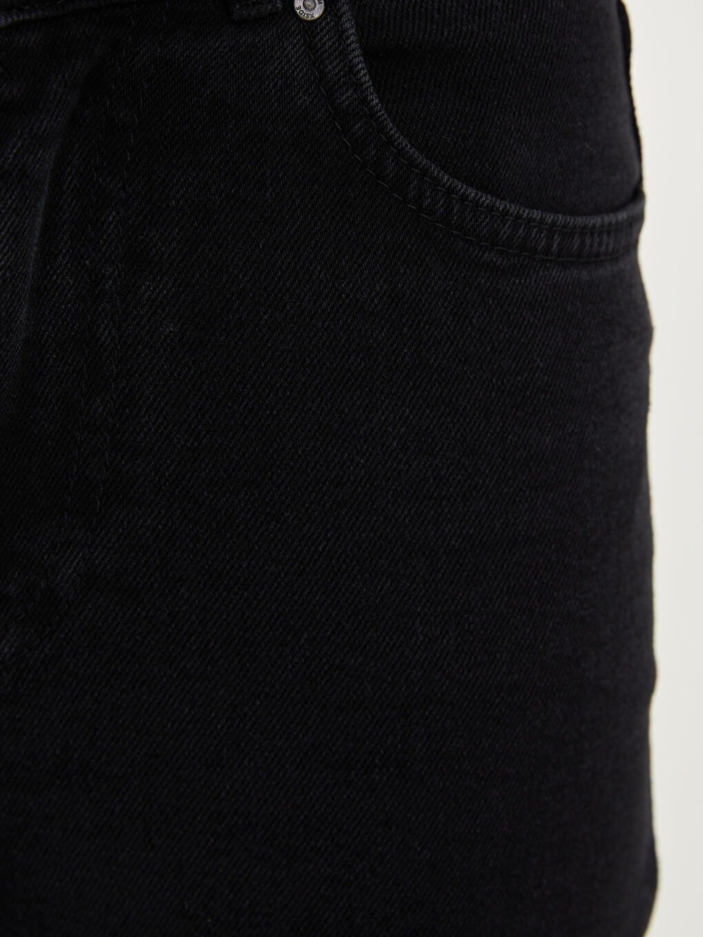 جينز نسائي سليم موم بجيوب تفصيلية-3