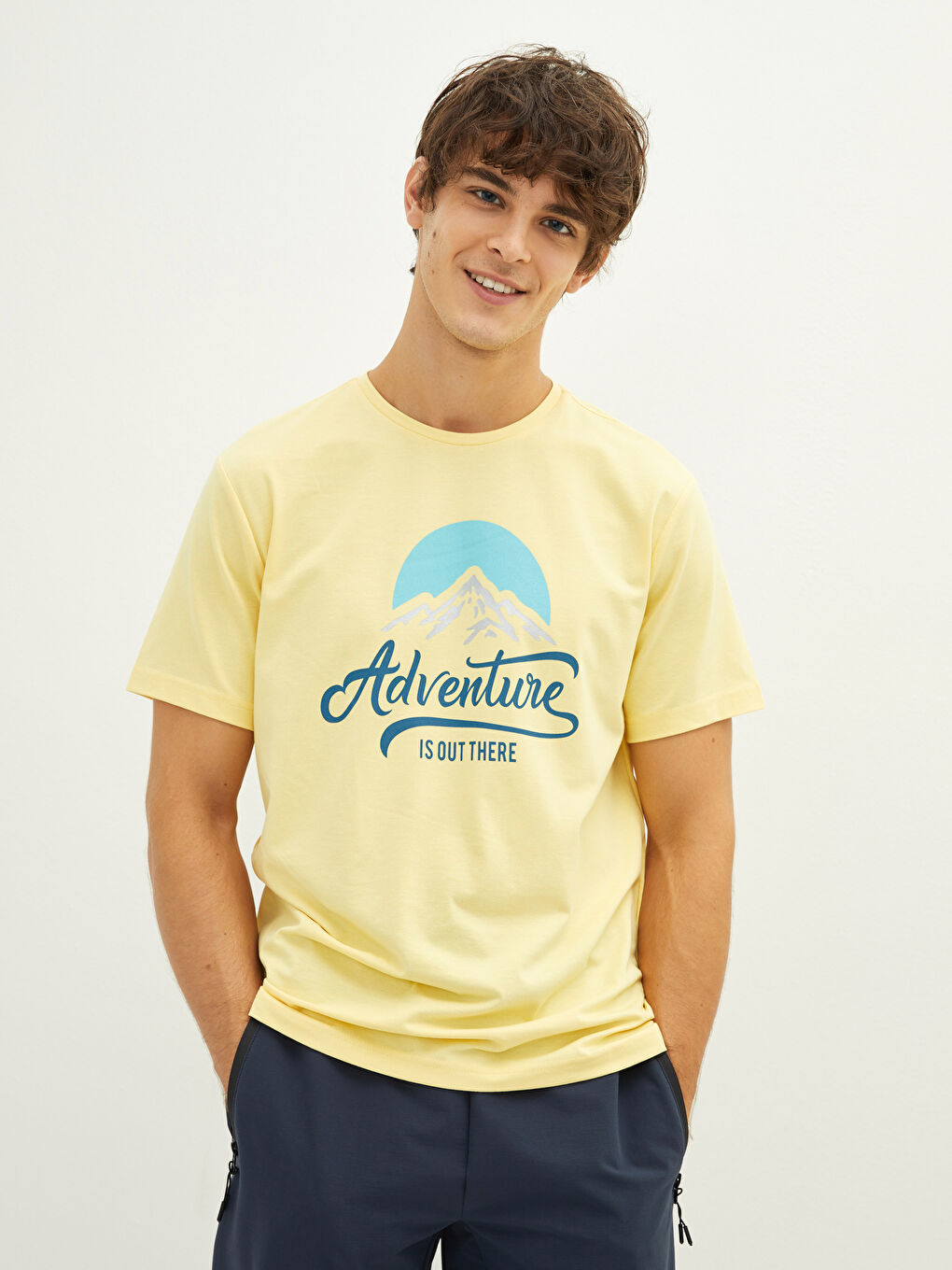 Sarı Bisiklet Yaka Kısa Kollu Baskılı Erkek Tişört-1
