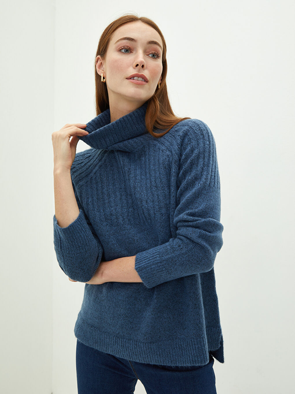 Свитер из трикотажа с длинным рукавом и водолазкой для женщин, однотонный