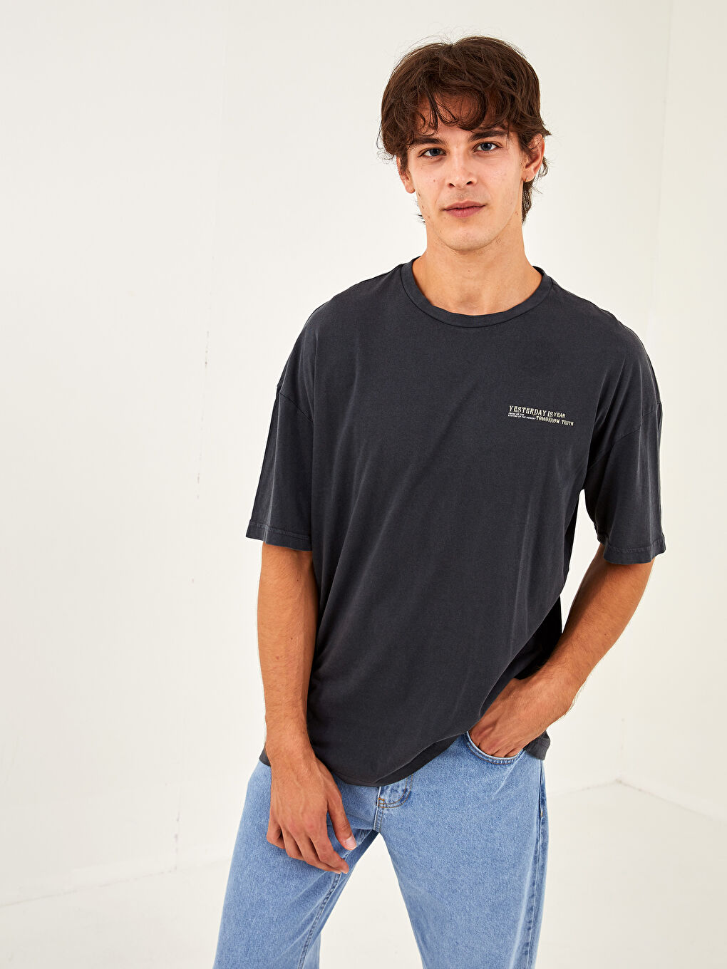 T-Shirt Pour Hommes En Jersey Imprimé À Manches Courtes Et Col Rond Surdimensionné-1