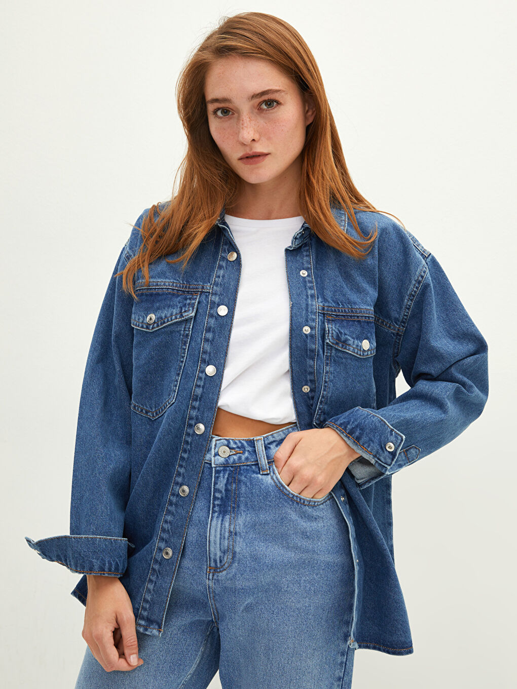 Front Snap Closure Long Sleeved Pocket Detailed Women's Jean Shirt