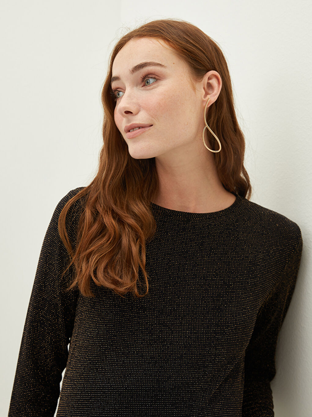 بلوزة حوامل باكمام طويلة واسعة بياقة دائرية بتفاصيل لامعة-3