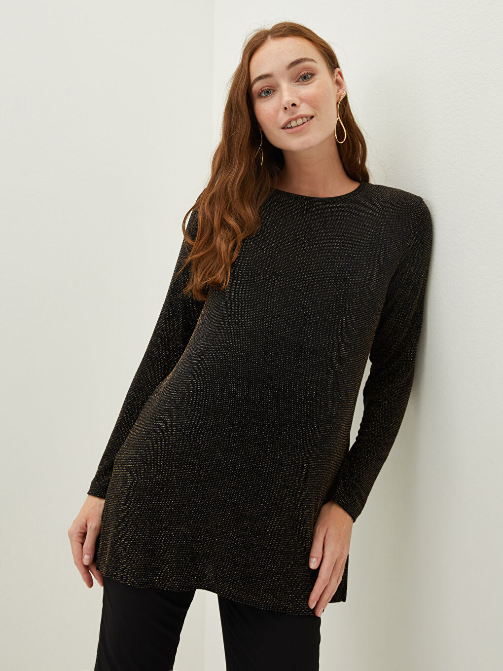 بلوزة حوامل باكمام طويلة واسعة بياقة دائرية بتفاصيل لامعة-1