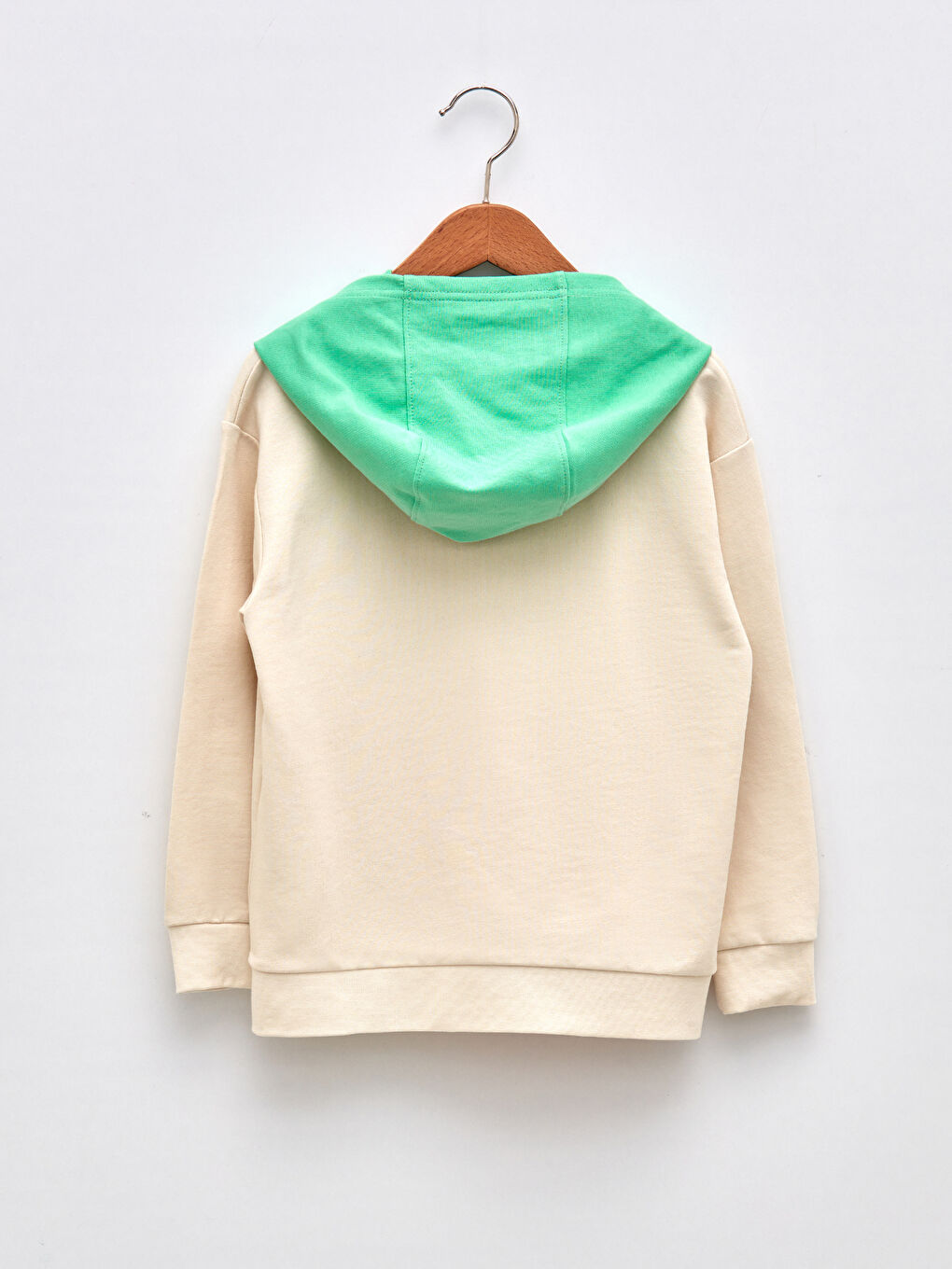 LCW Kids Bedrucktes Sweatshirt mit Kapuze und langen Ärmeln für Jungen -W1CQ58Z4-FEJ
