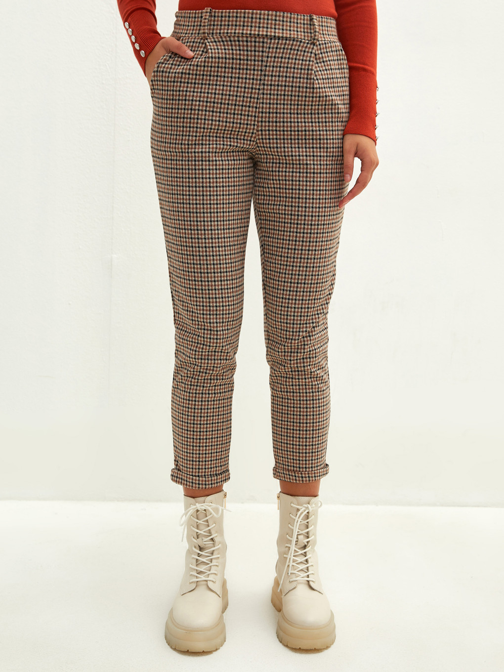Elastic Waist Wide Fit Plaid Ankle Length Women's Trousers-4