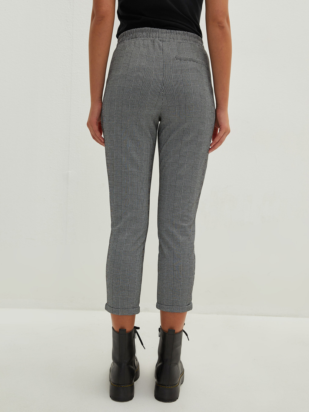 Elastic Waist Wide Fit Plaid Ankle Length Women's Trousers-5