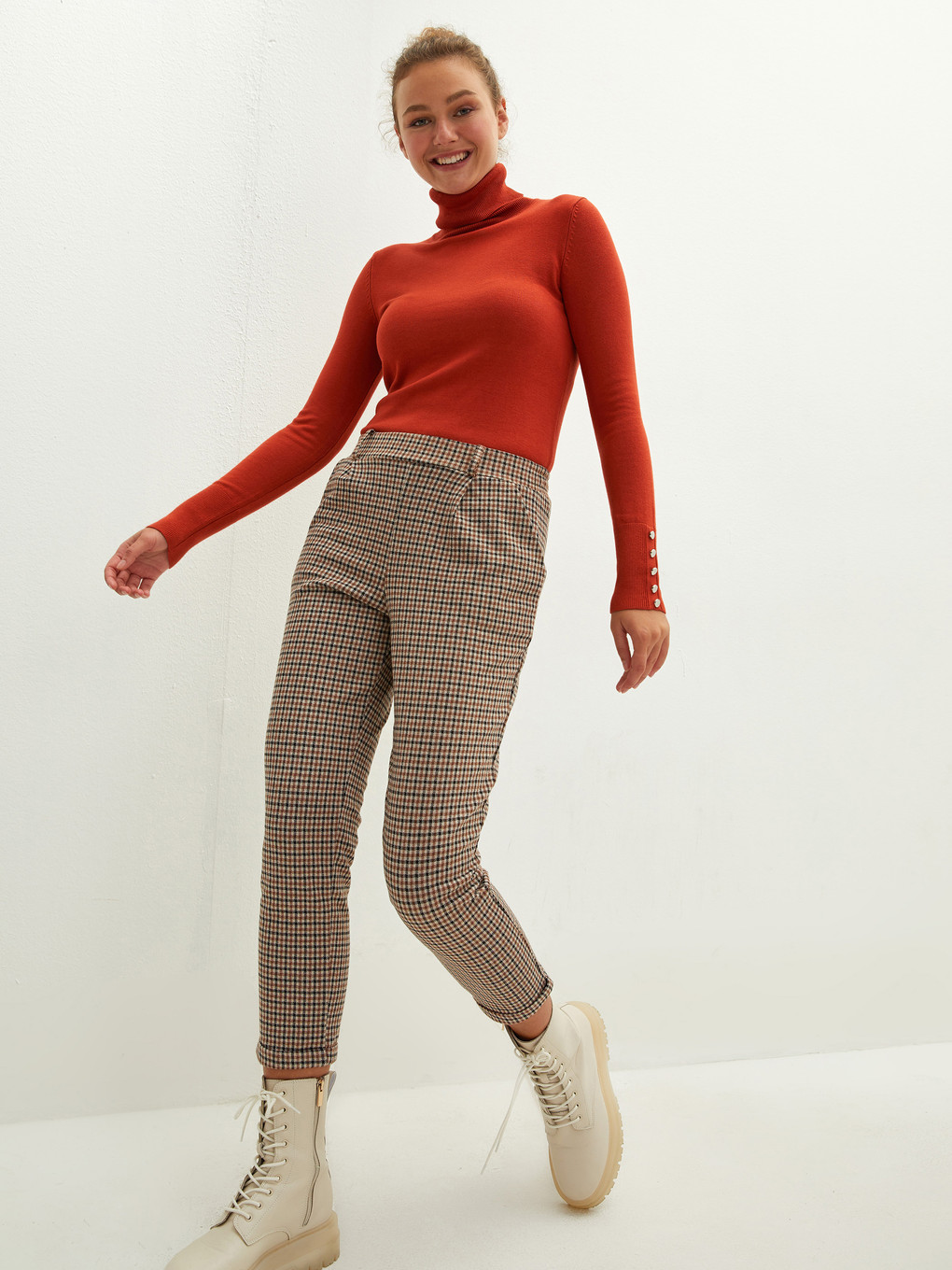Elastic Waist Wide Fit Plaid Ankle Length Women's Trousers