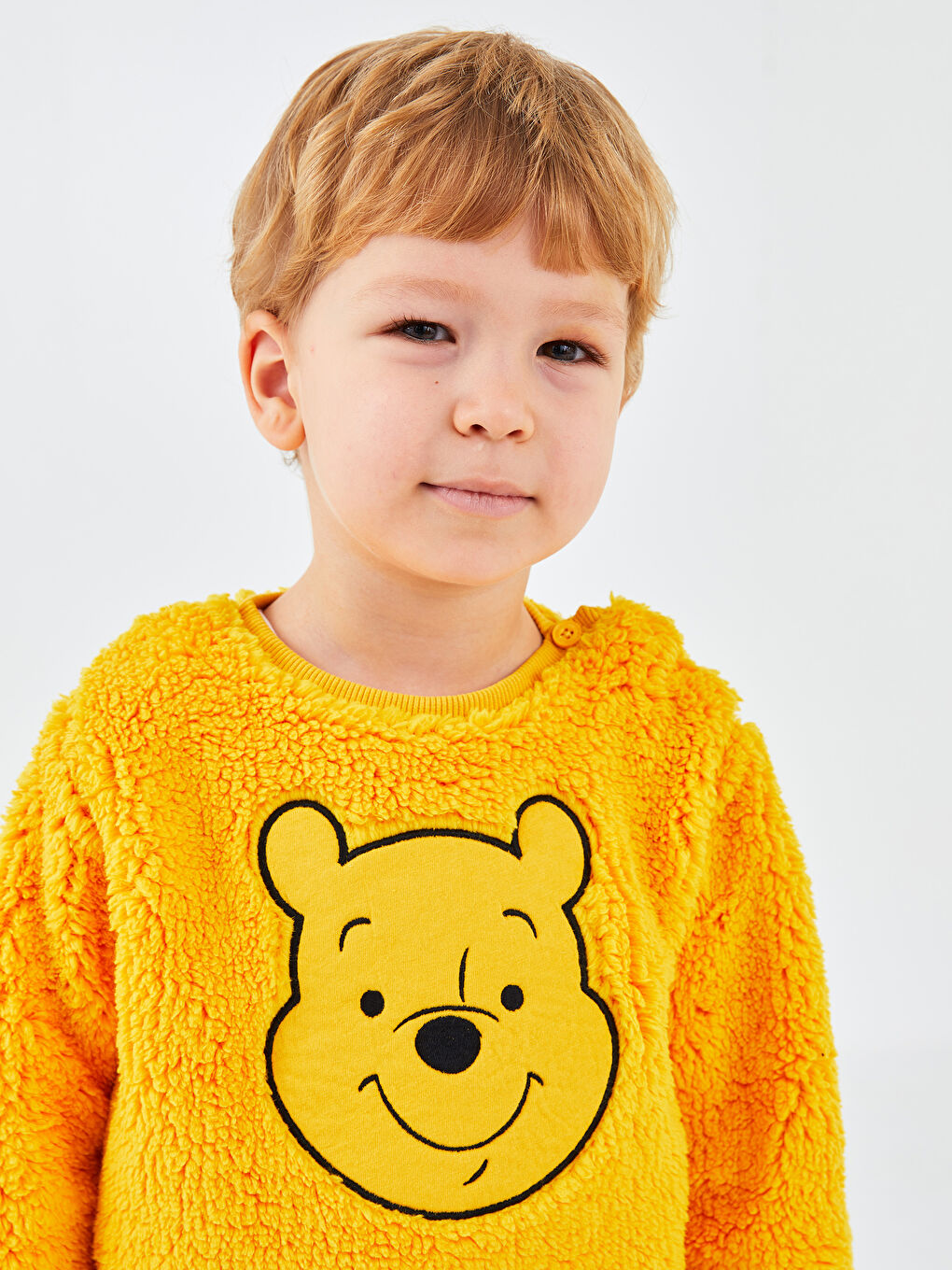 LCW baby Sarı Bisiklet Yaka Uzun Kollu Winnie the Pooh Nakışlı Erkek Bebek Sweatshirt ve Pantolon 2'li Takım - 2